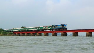 Fastest Banalata Express Dhaka to Rajshahi Train passing Dilpashar rail bridge | Bangladesh railway.