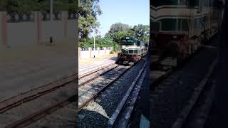 Tiruchendur passenger crossing with palani tiruchendur passenger at srivaigundam