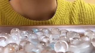 ASMR eating crunchy ice from '爱吃的小兔子🐰～求关住' in the app Kwai #28