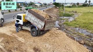 1 四台推土机同时抵达施工现场 是大工程无疑了 工期紧任务重 #平整场地 #土方 #施工现场实拍 #乡村建设