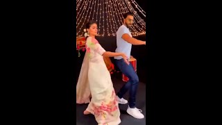 #AliaBhatt and #RanveerSingh dance together on #Dholida We love Ranveer & Alia's effortless moves!🤩