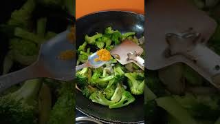 हरा गोभी की गरमा गरम भुजिया (broccoli fry)💗💗👌 #broccoli #cooking #shorts #lunchideas💕 🙏💕 SUBSCRIBE 💗