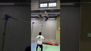 『女子選手のイエーガー練習❗️』#shorts #gymnastics #acrobatics #backflip #体操 #段違い平行棒