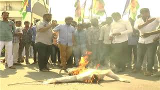 Ongole YSRCP Leaders protests on TDP for opposing 3 capitals