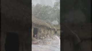 解压心情乡村下暴雨风景Relieve the mood in the countryside under the rainstorm scenery