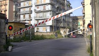 Spoorwegovergang Castellammare di Stabia (I) // Railroad crossing // Passaggio a livello