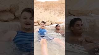 ‏سوينا مسبح في الصحراء 🏝️￼