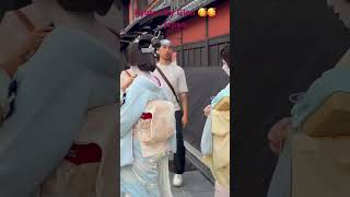 Special feature The very popular maiko makes a round of greetings in Gion, Kyoto, Japan