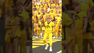 Cheerleader loses pants in mid-air
