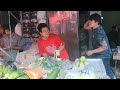 rośliny i street food na targu w chiang mai tajlandia