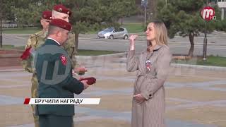 Вдове погибшего на Украине Героя России из Бурятии вручили краповый берет