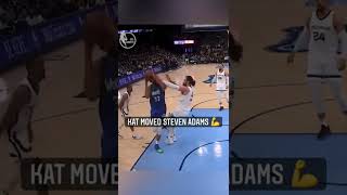 KAT told Steven Adams to hit the weight room 😲