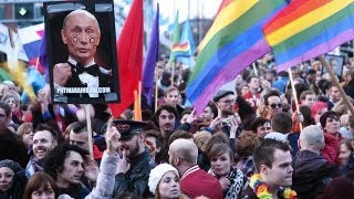 Putin a Amsterdam: proteste contro politiche omofobe di Mosca