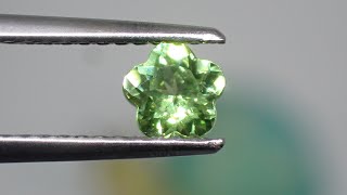 ピンク蛍光！輝き◎チェリカのミントガーネット 0.456ct