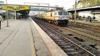 12935 Bandra terminus - Surat Intercity express departing from Virar station powered with GZB WAP7