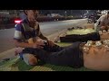 the cheapest massage in the world is on the vietnam highway 베트남 고속도로 길거리에서 마사지 받는다