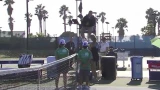 Danielle Collins tells chair umpire to hurry up with changeover ..Vs Jelena Ostapenko WTA San Diego