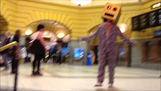 LMFAO Robot shuffling - Party Rock