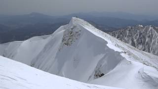 谷川岳山頂からトマの耳方面　2012年4月2日