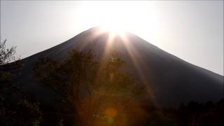 剣ヶ峰（富士山）から昇る太陽