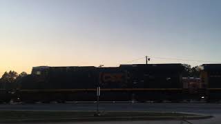 CSX 920 \u0026 3419 running intermodal early evening, in Clinton, S.C.