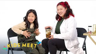 Kids Meet a Marine Biologist | HiHo Kids