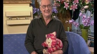 This Morning - Oliver Postgate \u0026 25 Years of Bagpuss (1999)