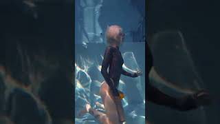 Freediving: Like a hot girl? Not like deleted #freediving #illusion 像辣妹吗  不像删了#自由潜水 #幻术