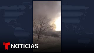Conductor grabó muy de cerca el paso de un tornado en una carretera en Iowa | Noticias Telemundo