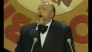 Orson Welles roasts Dean Martin