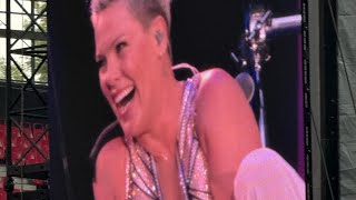 P!NK on Piano - Make you feel my love LIVE in Leipzig 17.7.2024