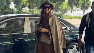 Sonam Kapoor, Khushi Kapoor, and Tina Ahuja spotted at Mumbai airport.