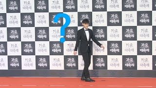 EXO(엑소) 타오(TAO), 다 어디가고 '나 홀로 포토월에'