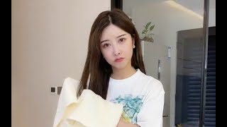 故意睡沙发看女朋友的反应  #shorts