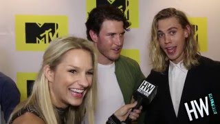 Austin Butler Addresses His Love Triangle! (SHANNARA CHRONICLES) | Hollywire