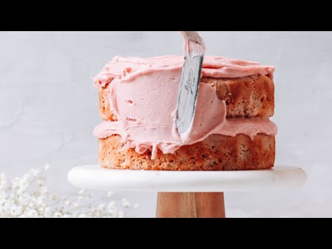 Vegan Beetroot Strawberry Cupcakes