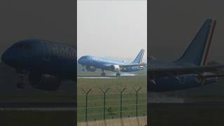 Rare ITA Airways Airbus A220 Landing at Brussels Airport – Stunning Footage