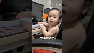 아빠 편집할땐 바쁘니까 말 시키지마😅Baby editing videos lol #shorts #cute #babygirl