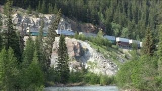 CN Train Spotting HD: CN 5662 \u0026 2434 Leads CN 111 Along The Mountain Side 8/14 6/29/13