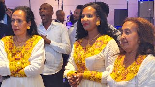 ድምፃዊ የማነ ወዲ ኣፍሮ  ታኣምር ዘበለ መርዓ  ኣተሓሕዛ መድረኽ ይበል ዘብል። Dmtsawi Yemane wedi Afro Live 2024