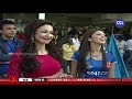 malayalam actresses mamta mohandas and bhavana delighted with clean bold of karnataka batsman.