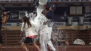 ARI@SD: Upton gets gatorade bath after walk-off homer