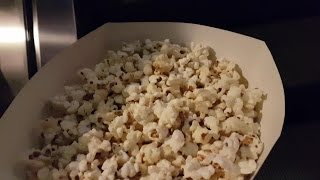 Biggest Tub of Popcorn! UNR VLOG#3