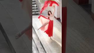 你拿什么抵抗我呢？# 前尘应念 # 古风舞蹈 #dance #勾栏听曲儿 #douyin #民族乐团 #舞蹈 #中国文化中心 #beauty #beautiful