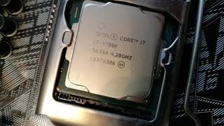 Intel 7700k и жидкий металл спустя год после скальпирования. 7700K + Liquid Pro CS, after 12 months