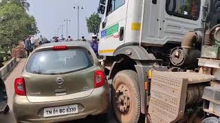 Minor Accident blocks traffic  at New Patto Bridge in Panaji