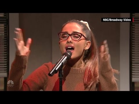 Ariana Grande's Memorable 'SNL' Debut - YouTube