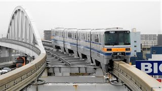 2021.12.07 大阪モノレール 2000系17編成2117F 門真市行き到着 沢良宜駅