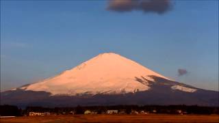 朝焼けの富士 雲湧き上がる