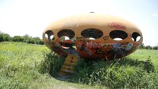 Abandoned UFO House left to Decay in a Field